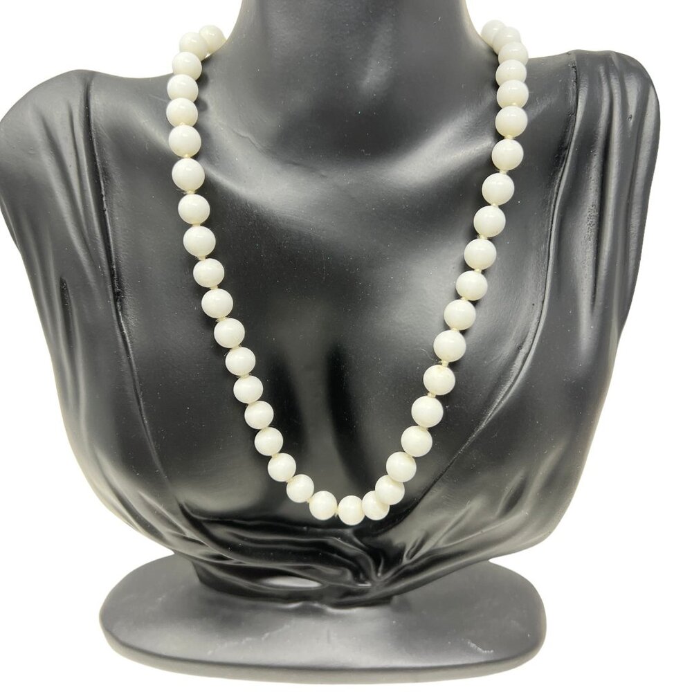 Vintage Monet Necklace White Glass Beads‎ Classic Look